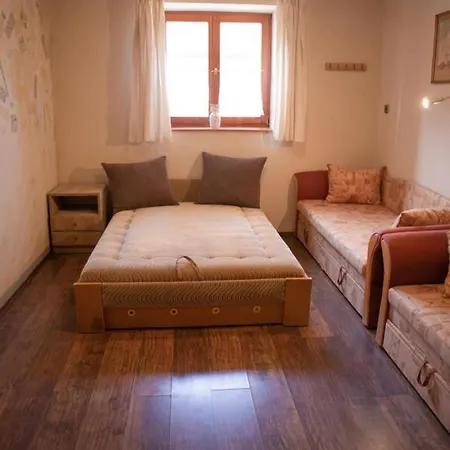 Apartment Tulipanos Vendeghaz *