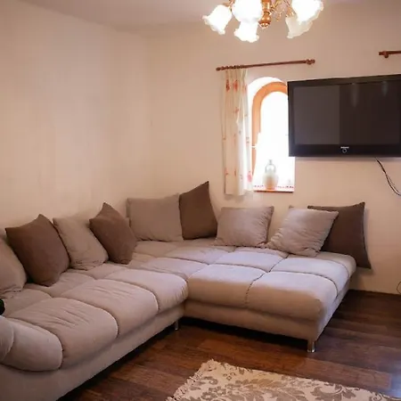 Apartment Tulipanos Vendeghaz *